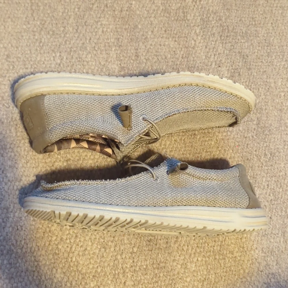 Mens Beige Hey Dude wally slip on shoes size 10 - Picture 2 of 7